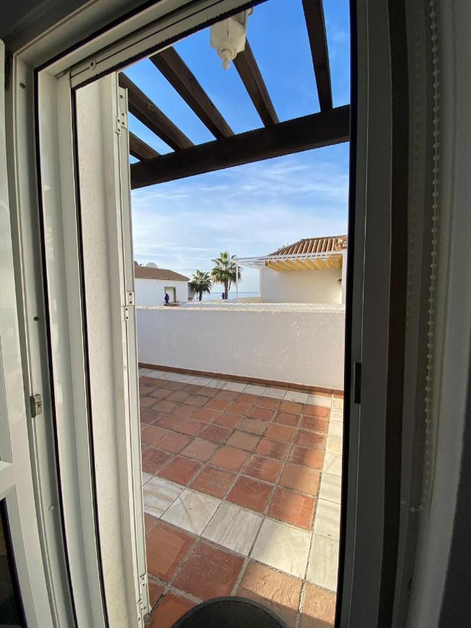 Apartamento Duplex Ático, primera línea de playa Torrox Esterno foto
