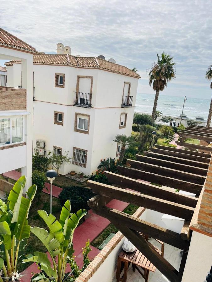 Apartamento Duplex Ático, primera línea de playa Torrox Esterno foto